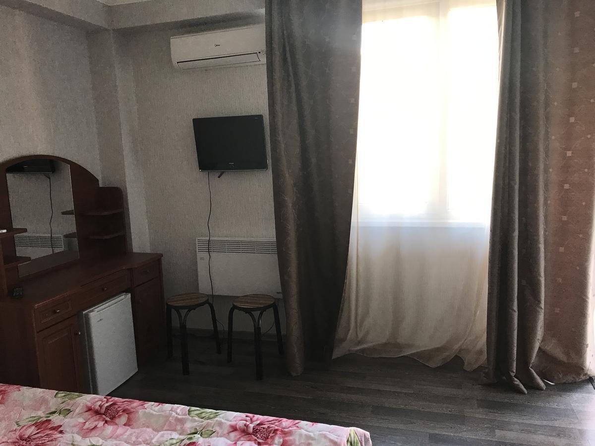 Holidays In Sukhum Sukhumi Ngoại thất bức ảnh